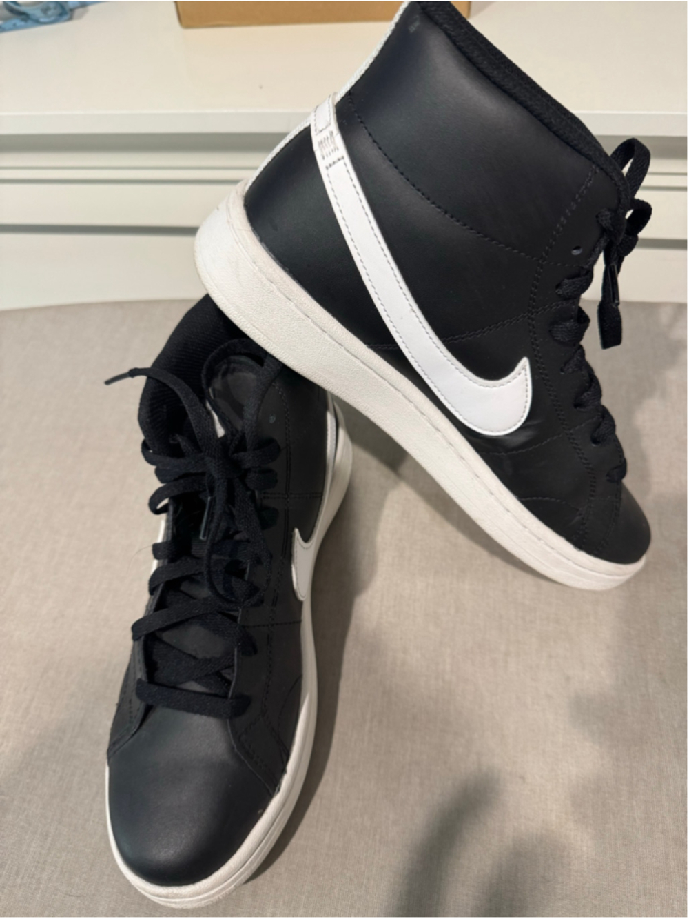 Women's Nike High Top Sneakers Black and White Size 8.5